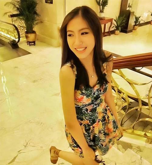 揭秘易建联妻子荆灵：冠军模特背后的故事