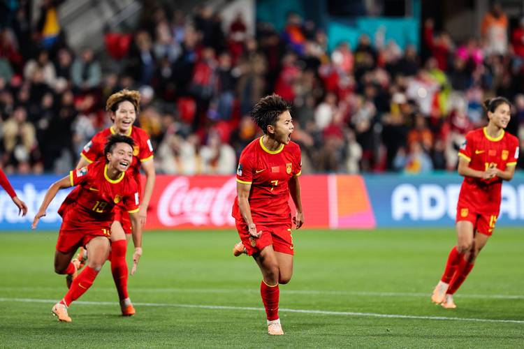 女足世界杯：32强激战，西班牙首夺冠军！