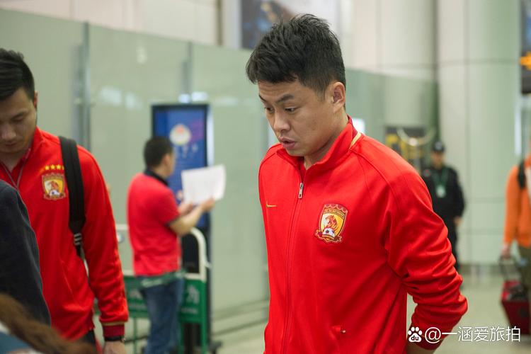 张玉宁突然受伤？背后原因及未来走向