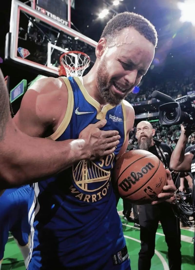 NBA球星库里是几号位？带你了解库里的职业生涯