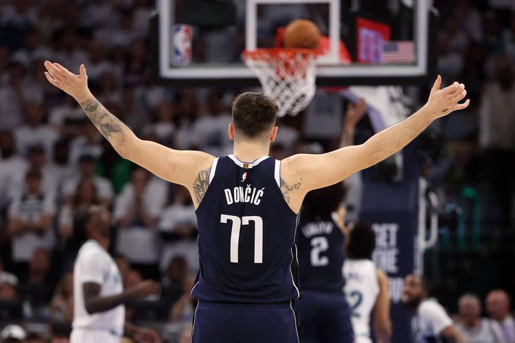 东契奇生涯回顾：从欧洲新星到NBA巨星，他的成功秘诀是什么？