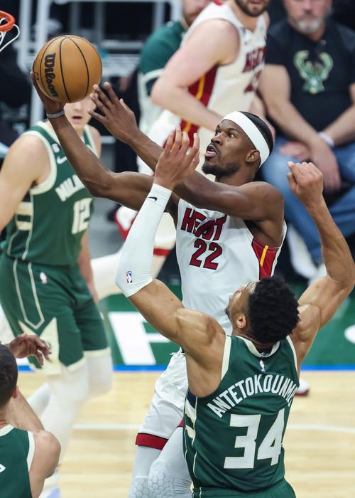 新浪体育NBA：高清直播+精彩赛事，球迷必备神器！