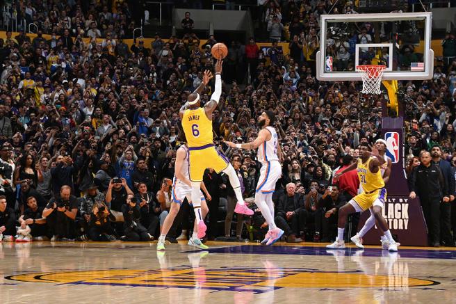 腾讯NBA：观看比赛、了解规则，球迷必备神器！