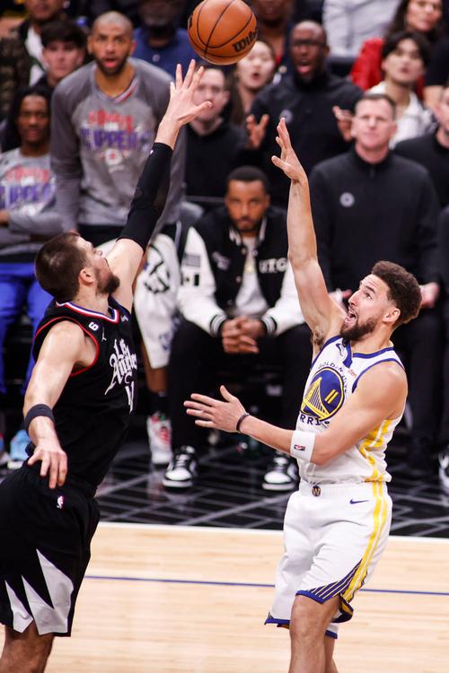 NBA常规赛：快船与热火巅峰对决，精彩不容错过