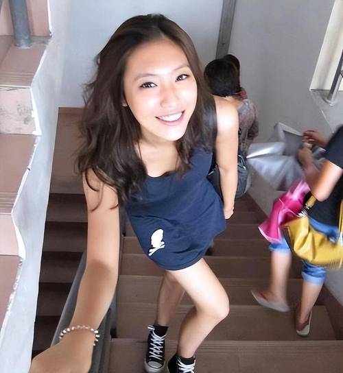 易建联妻子荆灵：模特冠军的低调人生