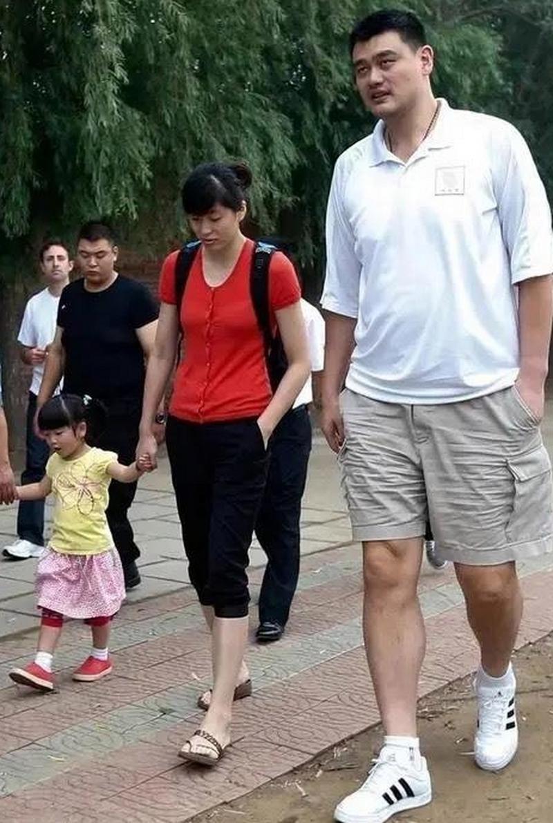 震撼！叶莉真实身高曝光，与姚明差距有多大？