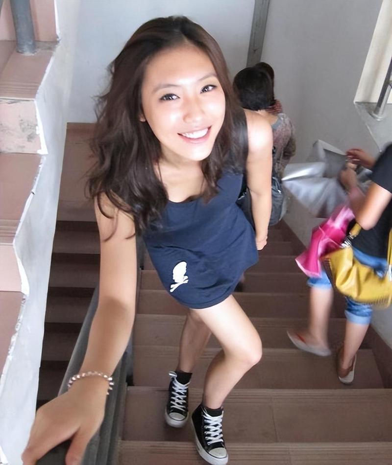 揭秘易建联妻子荆灵：冠军模特背后的故事