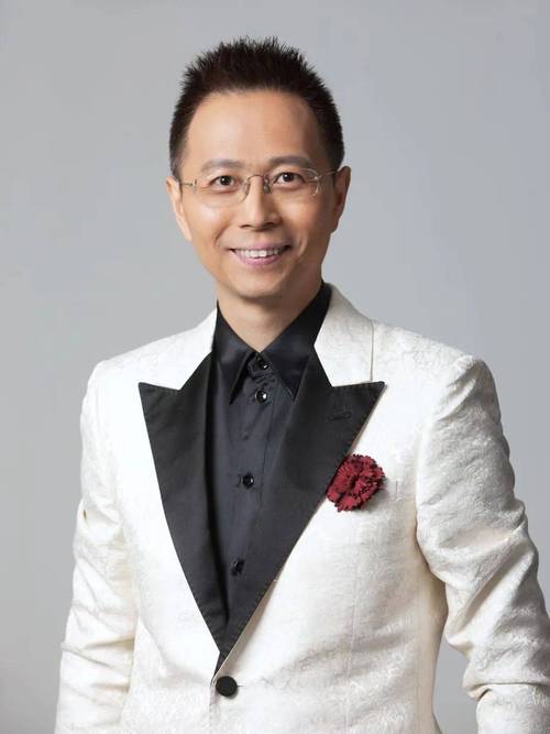 詹俊在哪直播解说？球迷必看直播平台指南