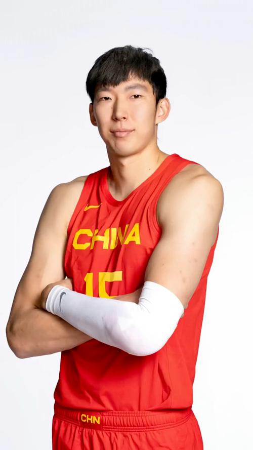 男篮周琦怎么了？频繁伤病困扰，他还能重回巅峰吗？