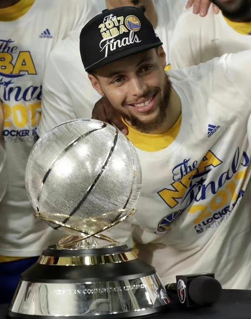 库里获得过几次MVP？盘点库里辉煌的MVP之路！