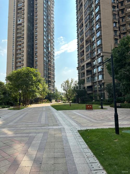 鲁能地产房价贵吗？楼盘质量好不好？