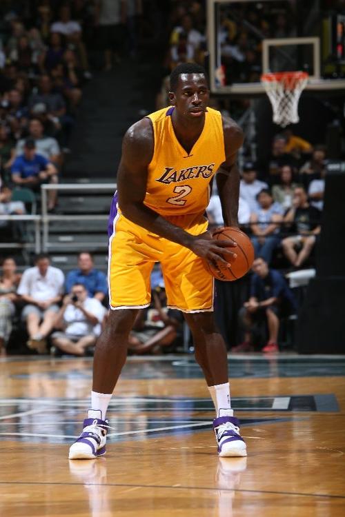 布兰登巴斯去哪了？前NBA球员现状大揭秘