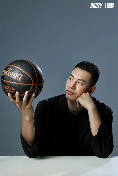 揭秘翟晓川的年薪：百万富豪还是千万身价？