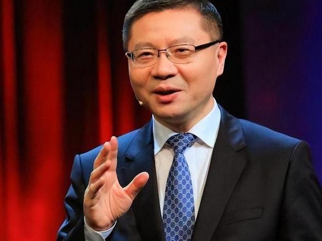张维为教授国籍真相：瑞士国籍传闻背后，看看他的回应