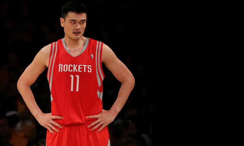 中锋是干什么的？场上位置详细解读！
