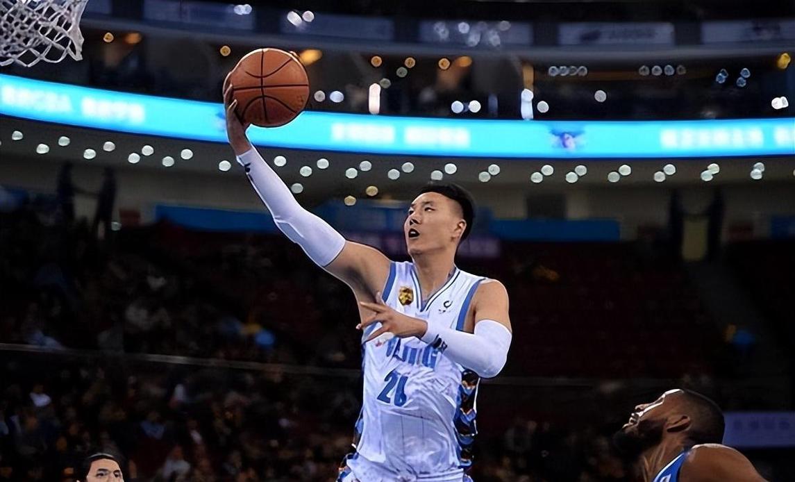 翟晓川年薪多少？CBA顶流球员收入大揭秘！