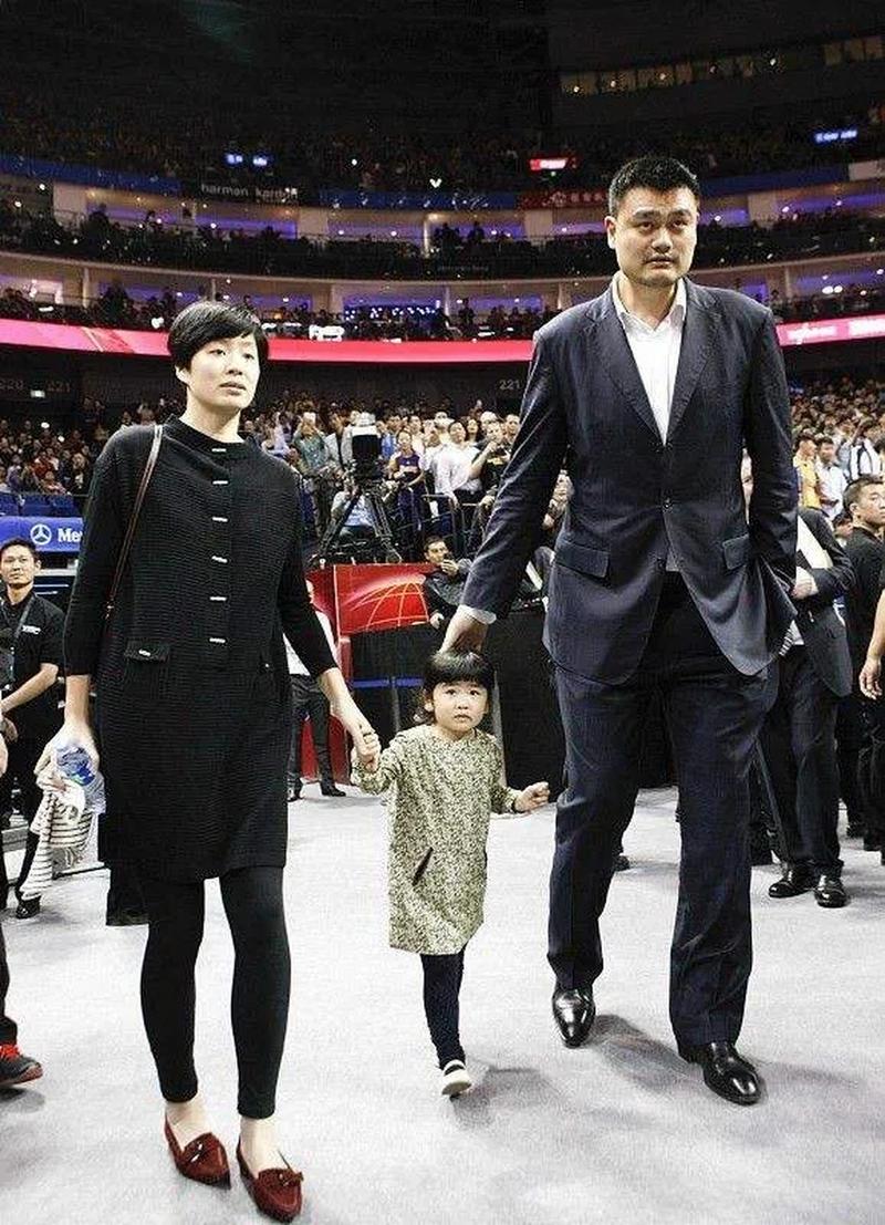揭秘姚明婚姻：他到底有几个妻子？答案在此！