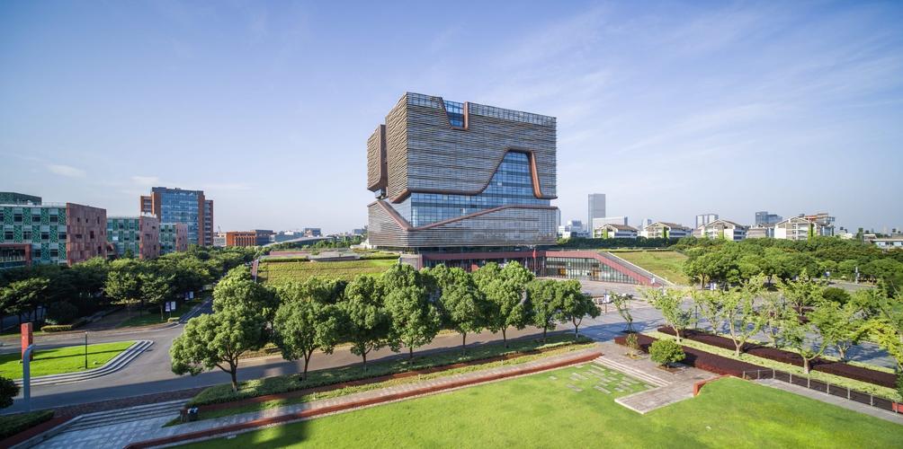 利物浦大学具体位置在哪？周边都有啥好玩的？