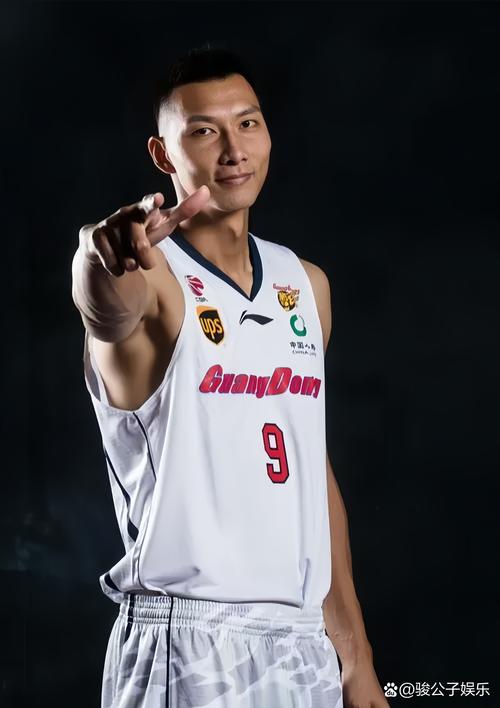 易建联有几任老婆？这些你可能不知道！(深度解读)