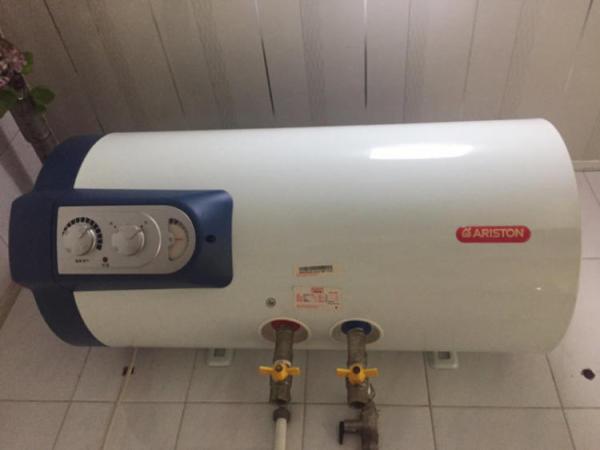 想买热水器？先看看阿里斯顿是不是杂牌！