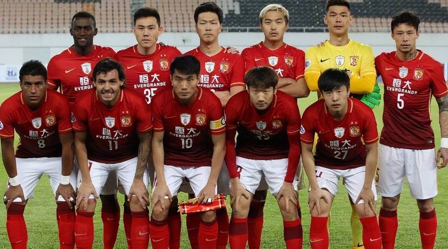 广州恒大几个冠军？中超霸主到底拿了多少奖杯？