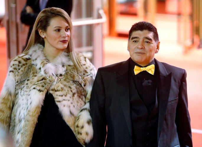 想知道马拉多纳几个老婆？这篇文章给你答案！