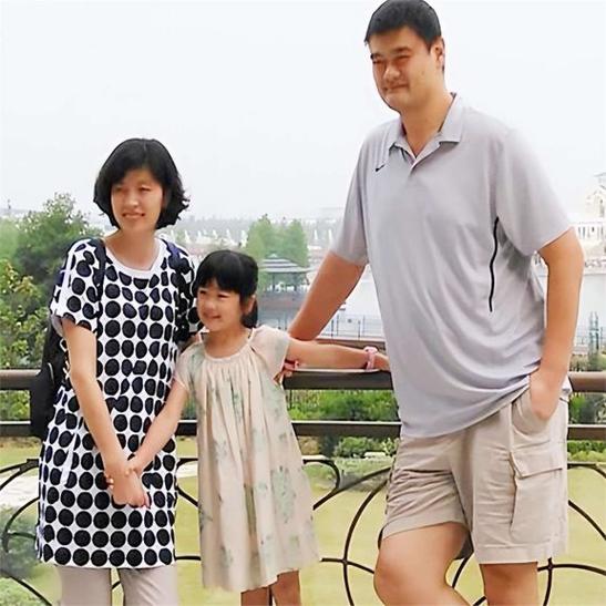 姚明老婆多高？叶莉身高大公开，惊呆网友！