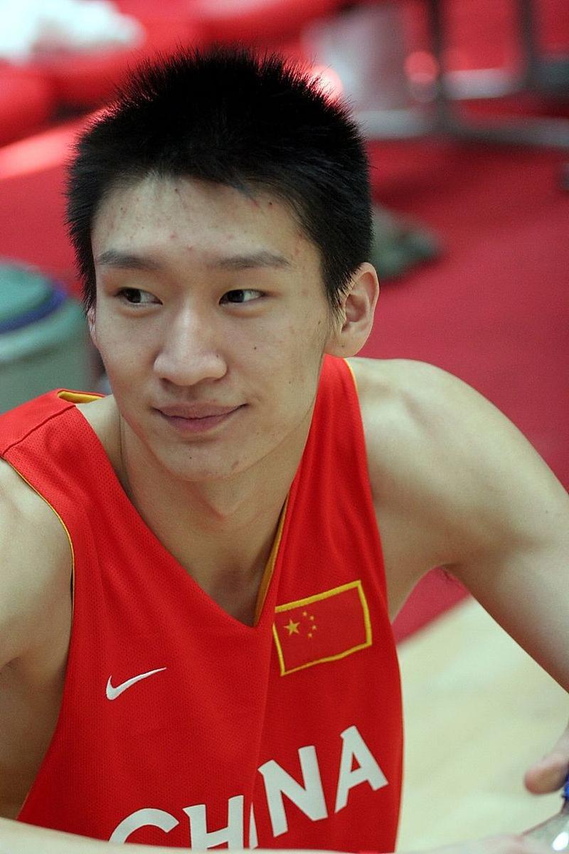 孙悦为什么选择打后卫位置？他的独特优势是什么？