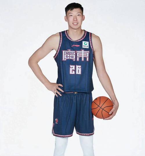 想知道周琦现在在哪打球？这里有答案！