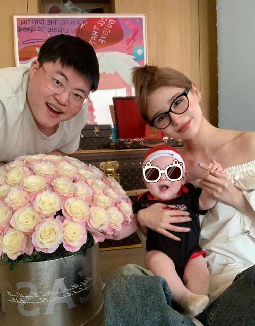 Uzi女朋友有多烂？细数奥咪咪的各种负面新闻