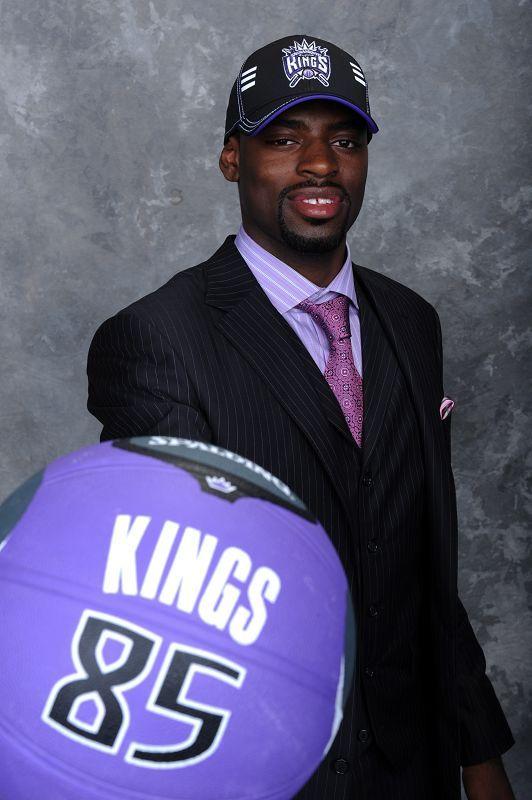 前NBA最佳新秀泰瑞克埃文斯现在在哪打球？