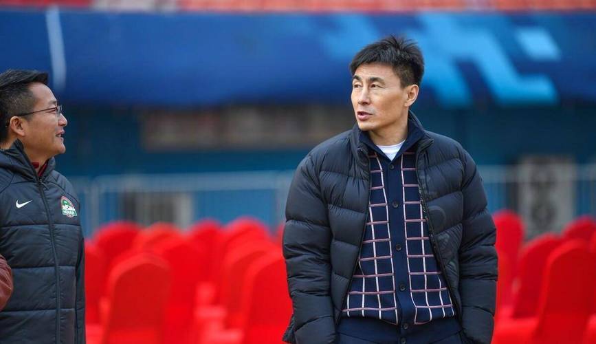 李玮峰现在在哪里？名帅执教经历及最新动态一览