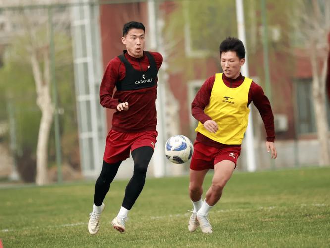 什么水平才能踢上中乙联赛？业余爱好者能行吗？