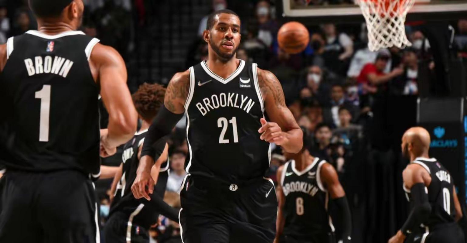 阿尔德里奇去哪了？NBA名将退役后的生活揭秘
