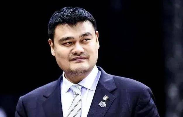 姚明退役时间是哪一年？回顾巨星职业生涯的终章