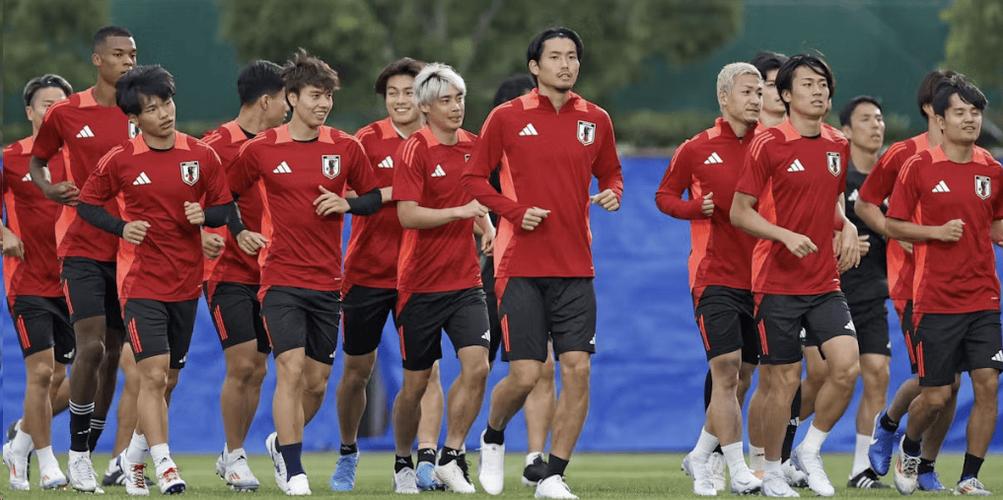 最新中日足球比赛结果：国足表现如何？值得关注的焦点