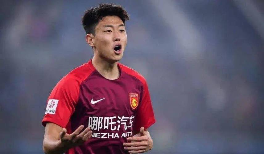 高准翼足球生涯位置分析：他究竟踢什么位置？
