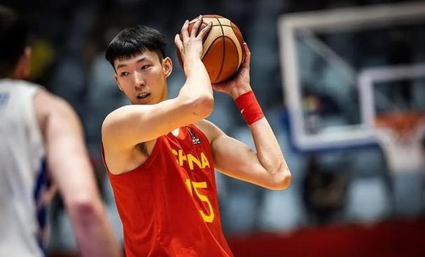 想知道周琦现在在哪打球？这里有答案！