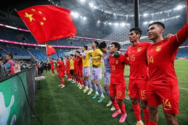 国足巅峰之年究竟是哪一年？揭秘中国足球的辉煌历史！