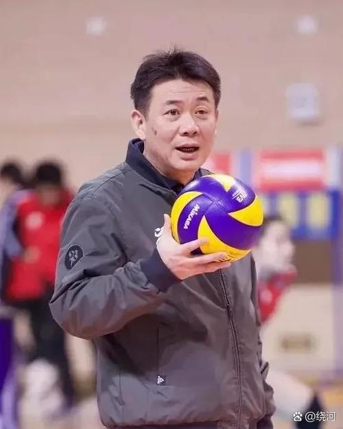 中国女排教练是谁？带你了解现任中国女排主教练蔡斌
