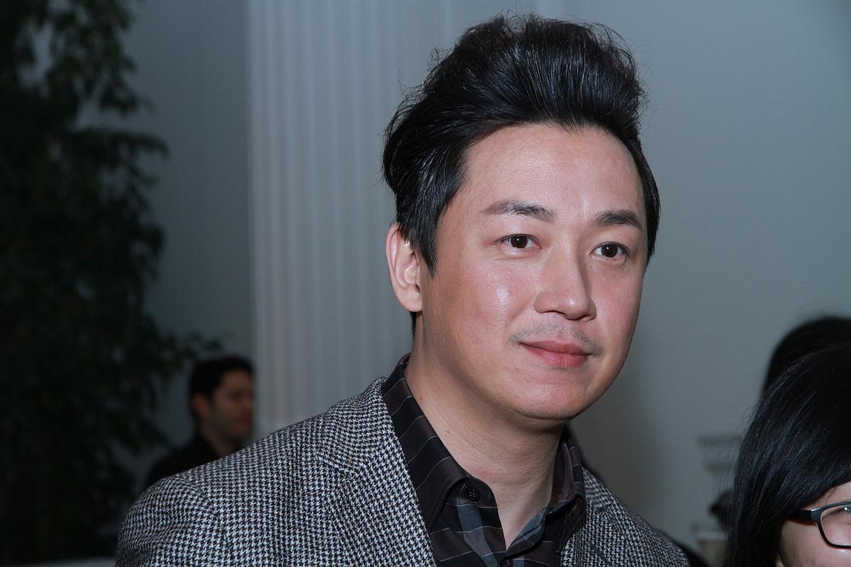 潘粤明晒照为儿子庆生，父子情深令人感动