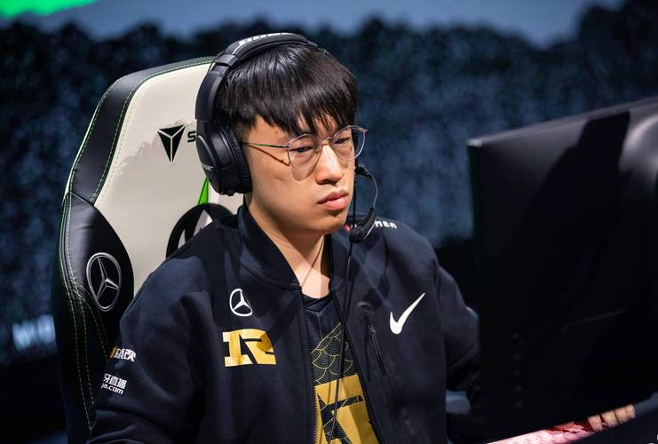 RNG新赛季阵容大洗牌，小虎不续约引热议！