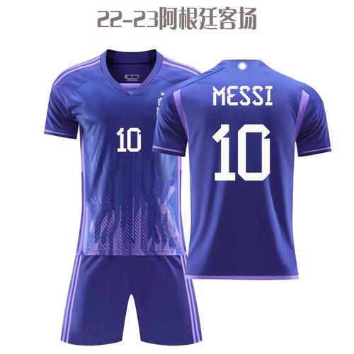 谁是足球10号球衣的象征？探秘10号球衣背后的传奇人物