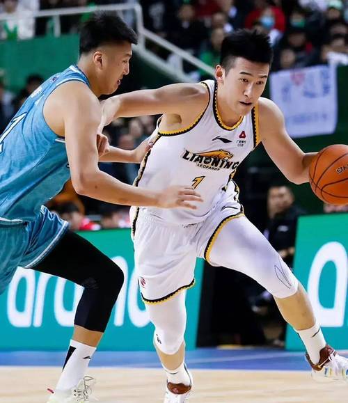 同曦不敌北京首钢：CBA常规赛焦点战惨烈落幕