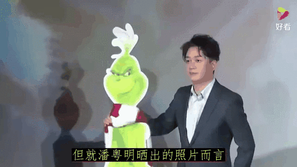 潘粤明晒照为儿子庆生，父子情深令人感动