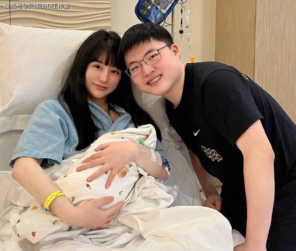 Uzi女朋友有多烂？细数奥咪咪的各种负面新闻