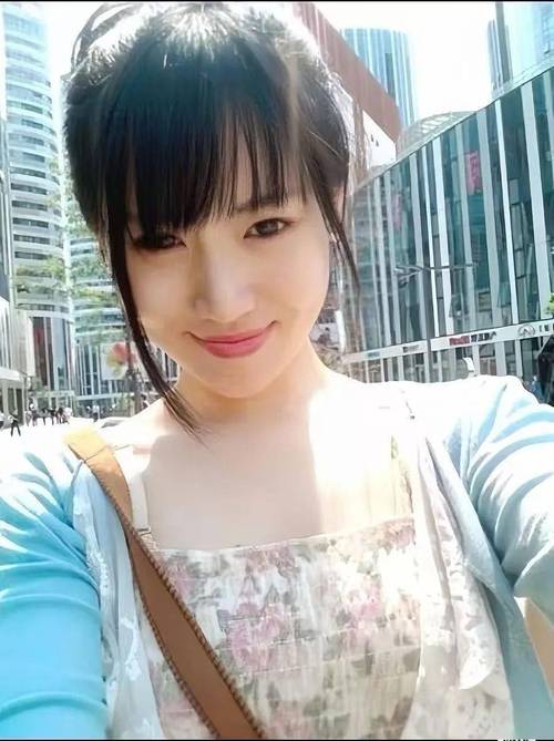 深扒惠家康的感情生活，他的女朋友是何方神圣？