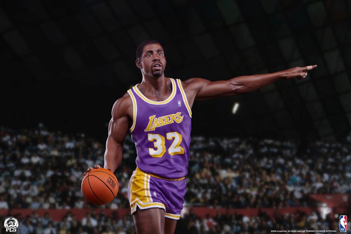 想了解NBA巨星魔术师约翰逊？他的辉煌战绩和人生经历你不得不知