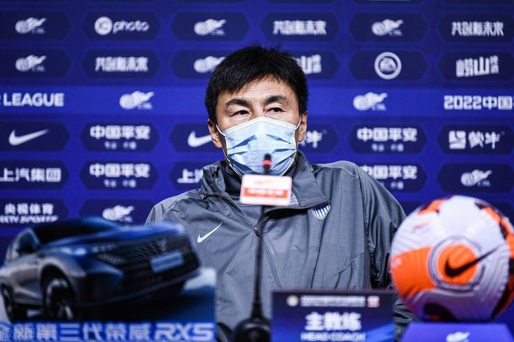 李玮峰现在在哪里？名帅执教经历及最新动态一览