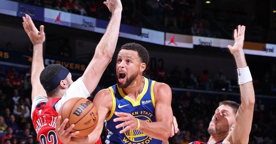 勇士4年3冠是哪年？那些年他们如何称霸NBA？